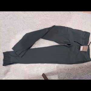 Women’s Patagonia skyline traveler pants